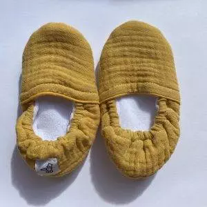 chaussons moutarde