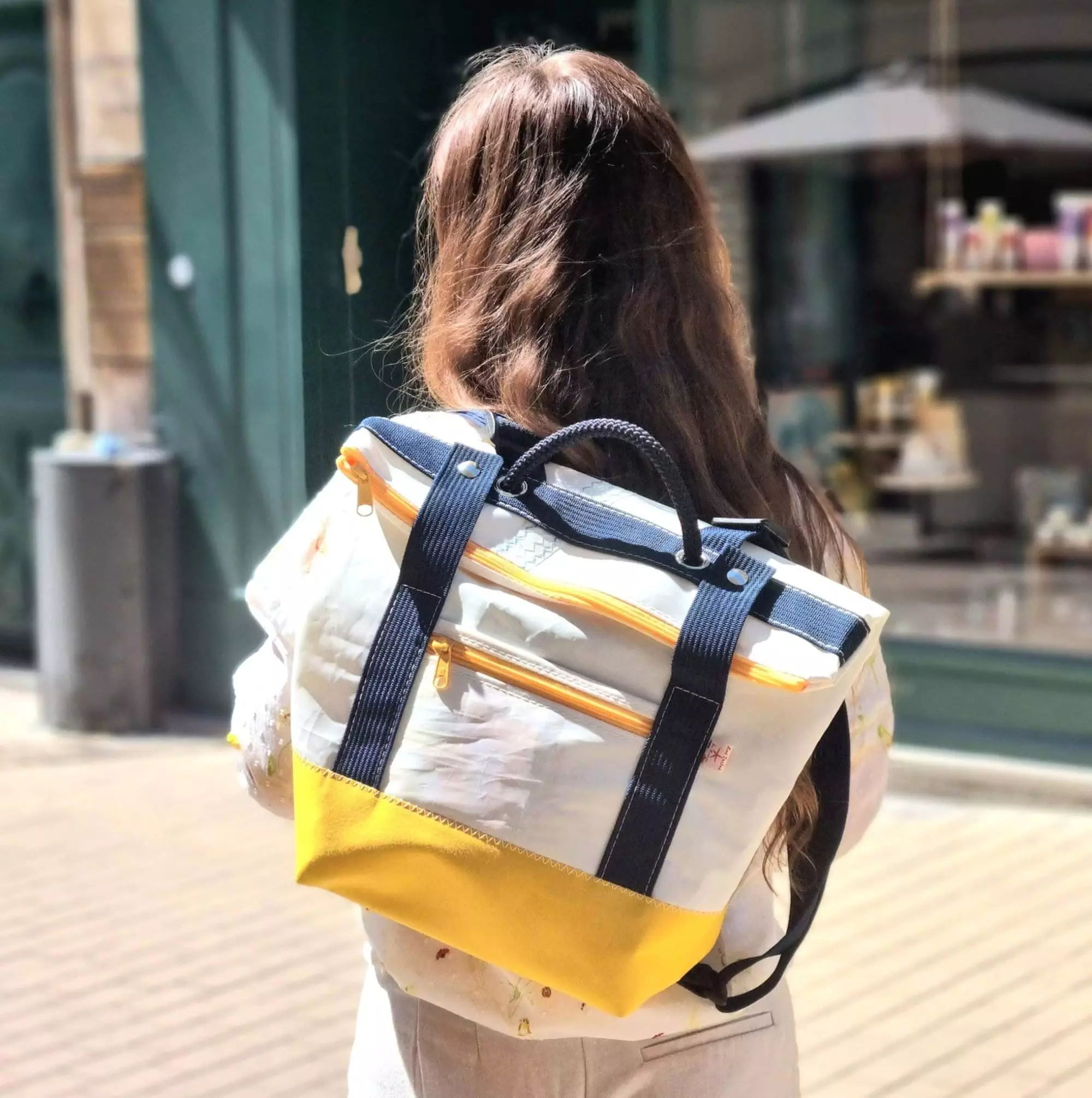 sac à dos en voile recyclée jaune et bleu