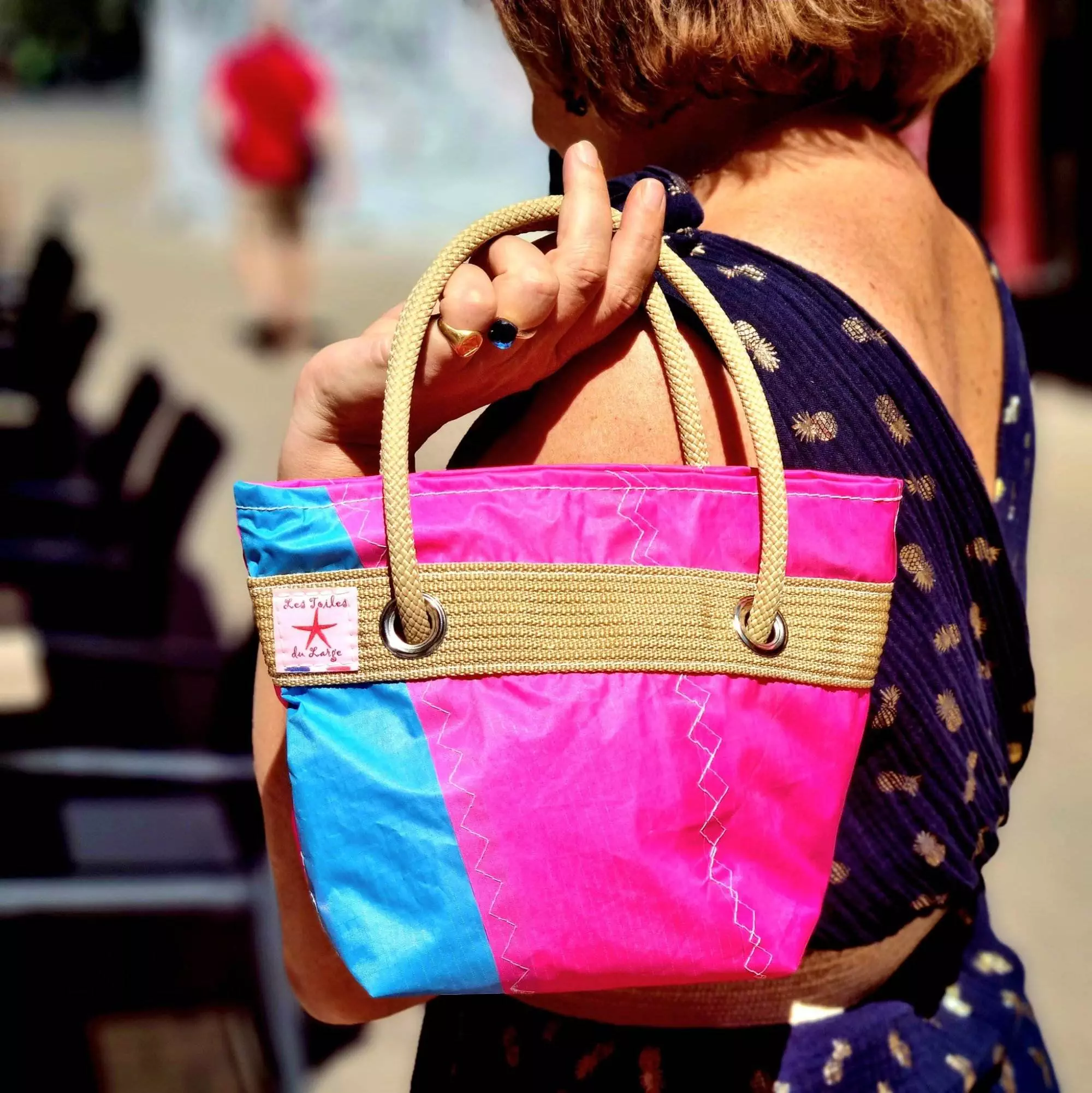 sac à mains en voile recyclée multicolore